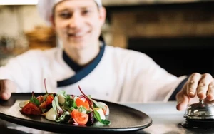 Jetzt bewerben: Freie Lehrstellen für die vegetarische Kochlehre!