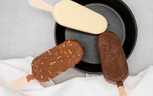 Erfrischung an heißen Sommertagen: Veganes Eis im Supermarkt