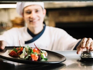 Jetzt bewerben: Freie Lehrstellen für die vegetarische Kochlehre!