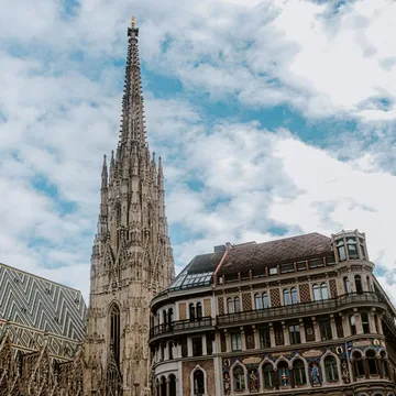 © Pexels | Igorejov Blick auf den Turm des Stephansdoms in der Wiener Innenstadt