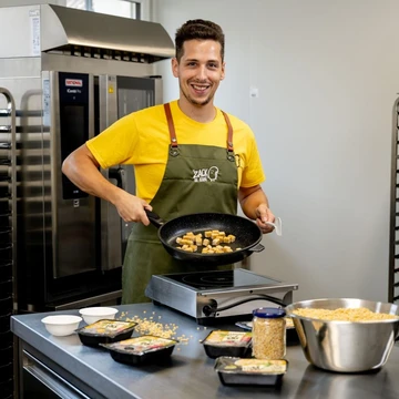 Regional vegan: Vom Schweinestall zur Tempeh-Produktion – Interview mit Hannes Weichhart von Zack die Bohne