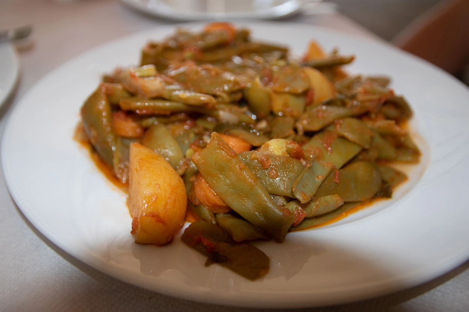 fasolakia_geschmorte_bohnen_in_tomatensauce.jpg