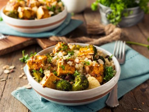Quinoa Tofu Schüssel