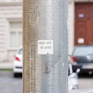 Vegan.at Sticker Vegan sein ist schön.